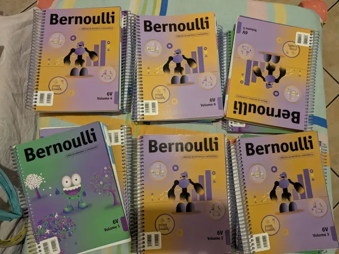 Kit livros pré vestibular + caderno de questões e redação