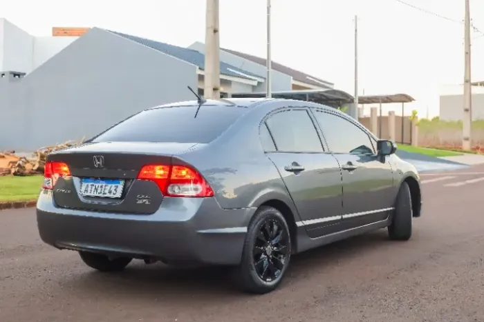 Honda Civic Sedan LXS 1.8/1.8 Flex 16V Aut. 4P 2011