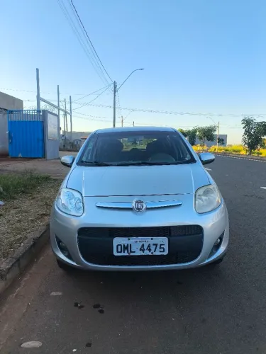 Fiat Palio Attractive 1.0 EVO Fire Flex 8V 5P 2013