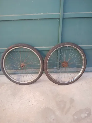 Par de rodas aro 26 completa.