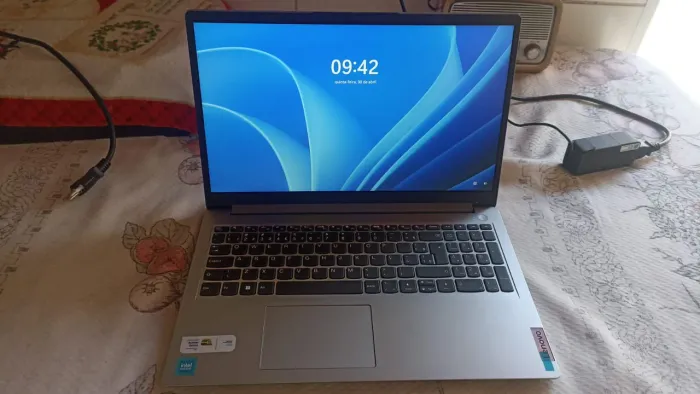 Notebook Lenovo! Excelente estado aínda na garantia!