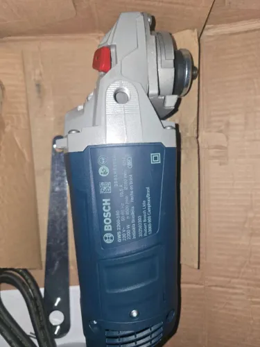 Esmerilhadeira Angular Bosch GWS 2200 Professional (Nova)