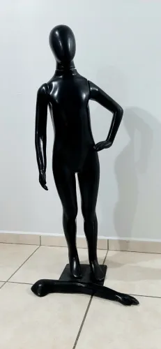 Manequim Infantil Poses com 3 Braços