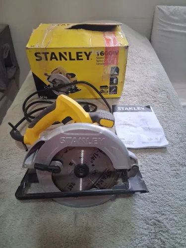 Vendo Serra Circular Elétrica 1600 w Stanley