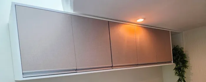 Vendo armário em mdf com 2m de comprimento, 60cm de altura e 50cm de profundidade. 