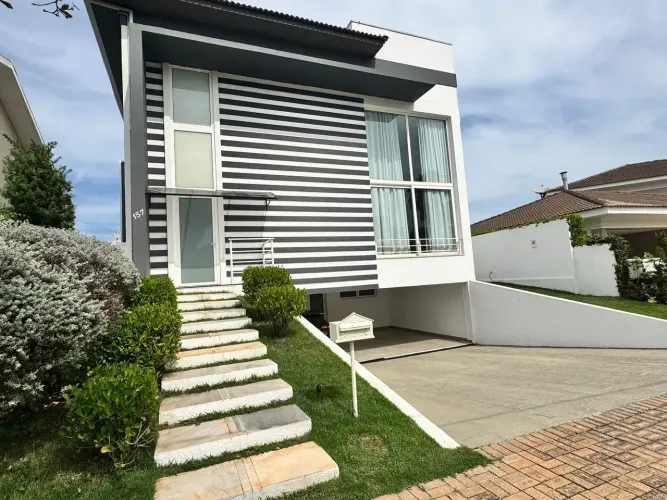Sobrado de Luxo no Condomínio Alphaville Cuiabá
