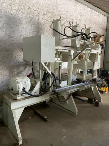 Prensa termo elétrica hidráulica para encosto e assento 