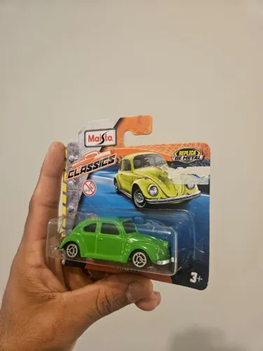 Miniatura die-cast VW Fusca 1300 metálica
