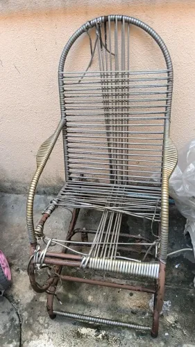 Cadeira de balanço boa só falta cobrir preço a negociar. Zap: *
