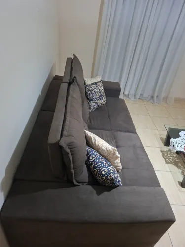 Sofá retrátil, cor marrom ,2.40 largura e 1,20 profundidade