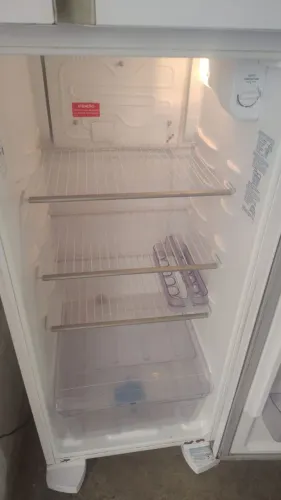 Vende-se geladeira