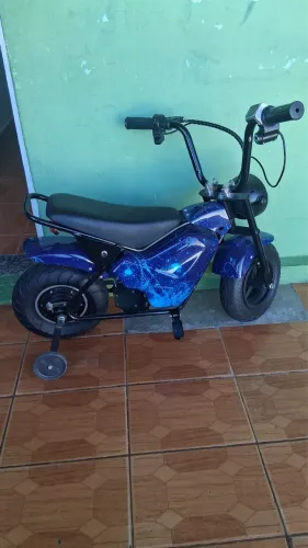 Vende se moto elétrica