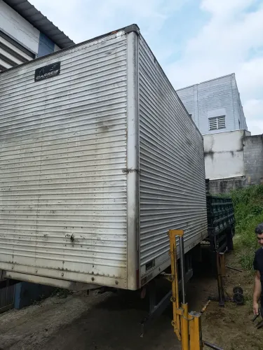 Baú de alumínio Sprinter Iveco Delivery EXPRESS 2.20x4.20x2.40