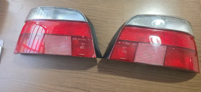 lanterna traseira da bmw e39 528i