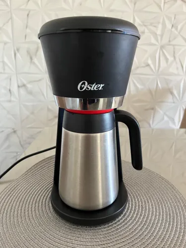 Cafeteira Elétrica Oster com Jarra Inox 700ml