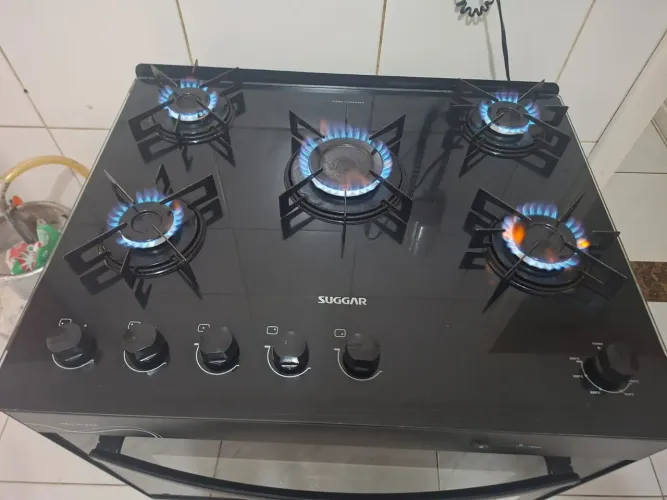 Vendo fogão 5 bocas , da marca Suggar. Super conservado, Aceito cartão
