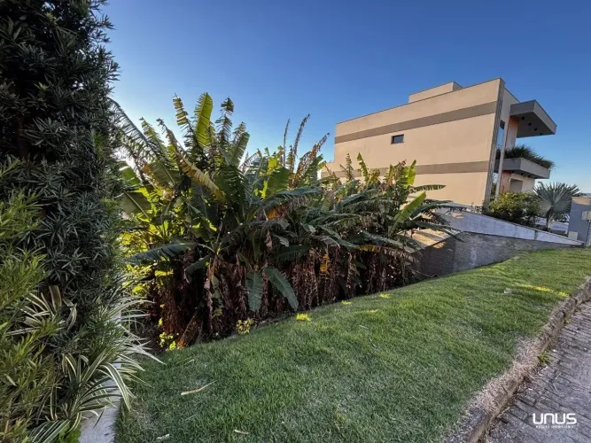 Terreno amplo no Terra Domus