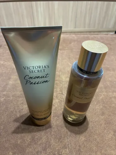 Kit Victoria?s Secret coconut passion - loção hidratante e perfume