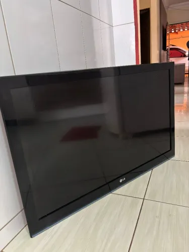 Tv Full HD Leva junto aparelho que converte a TV em Smartv 