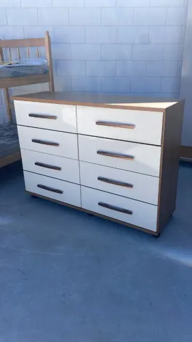 CÔMODA 8 GAVETAS, COM 6 ROZINHAS (ÚLTIMA PEÇA)