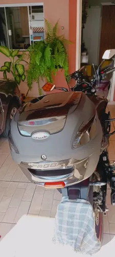 Baú de moto 42 litros semi novo