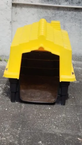 Casa para pet em ótimo estado de conservação