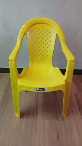 Poltrona de plástico reforçada