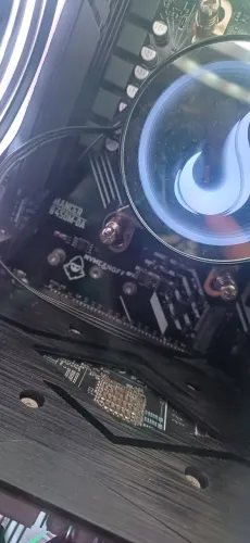 Placa mãe mancer B450-DA, nova 1 ano de uso, ( vendendo porque comprei outra )