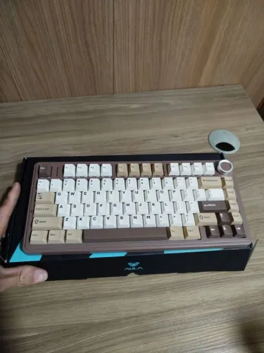 Teclado mecânico Aula F75