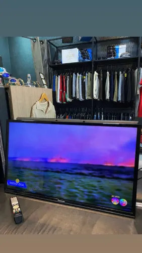 Combo Tv Panasonic 32 plg + painel com detalhes 850,00