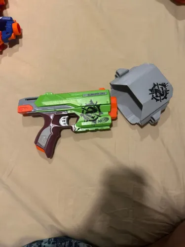 Vendo nerf zombies com suporte pra cintura 