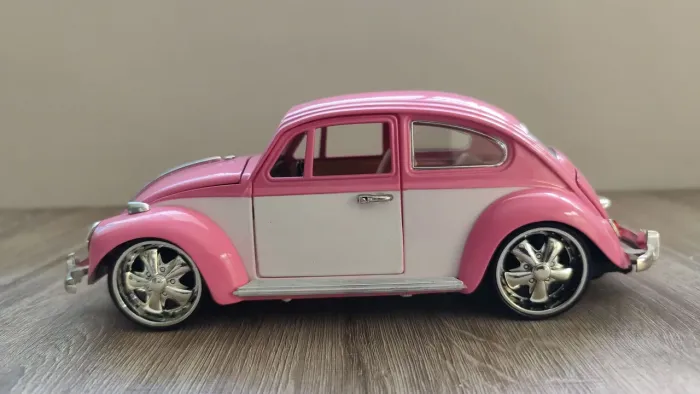 Fusca rosa 1/18 novo