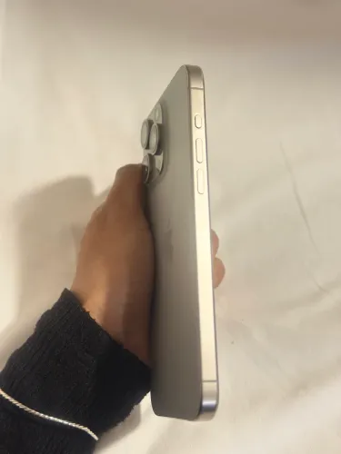 VENDO IPHONE 15 PRO MAX 256gb estado de novo