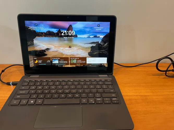 Dell Latitude 3120 Laptop 2-em-1