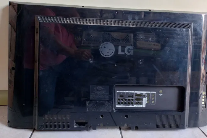 Tampa traseira Tv LG 32LB3RS