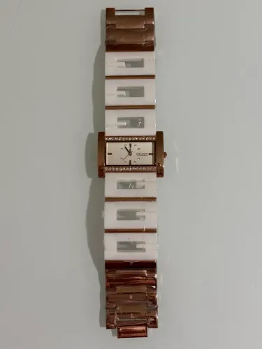 RELÓGIO GUCCI STAINLESS STEEL BACK QUARTZ MOVEMENT
