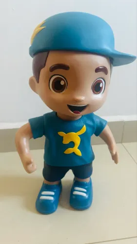 Lucas Neto Boneco gigante