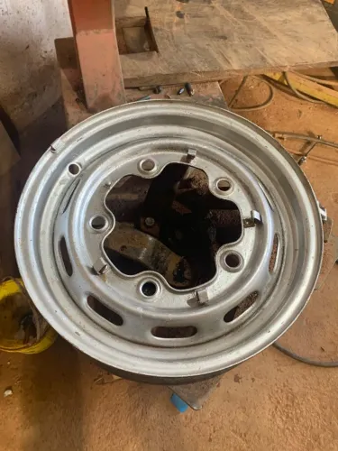 3 Rodas Usadas Aro 15 para Fusca 1969 em ótimo estado.