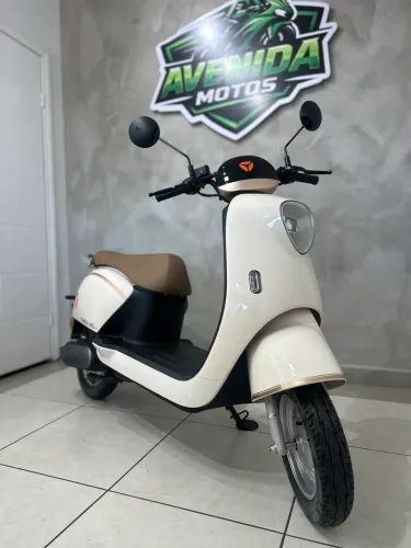 Yadea M6 h 1000w