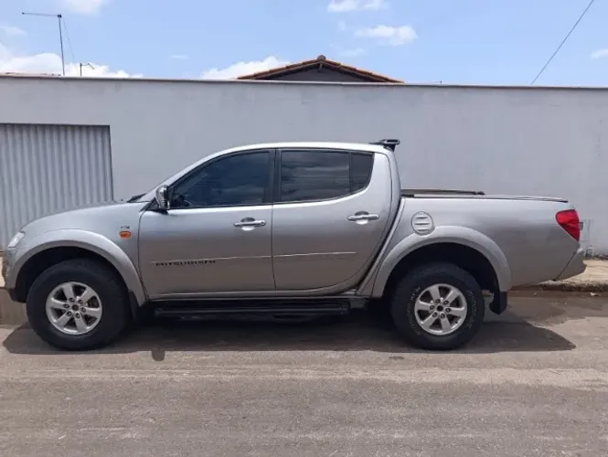 Mitsubishi L200 Triton HPE 3.5 CD V6 24V Flex Aut. 2013