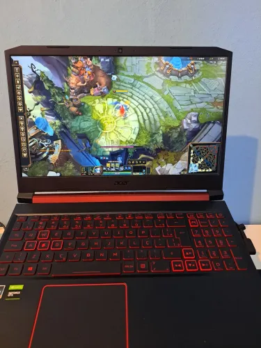 Notebook Nitro + suporte cooler