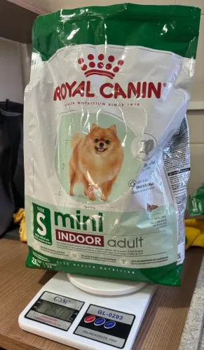 Ração Royal Canin 2,5k + caixa de transporte n 3