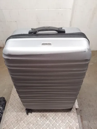 Mala de viagem da marca CALPAK,