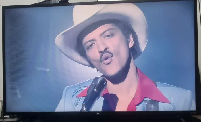 Tv AOC smart 43 polegadas, com defeito