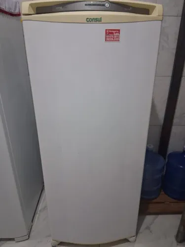 Geladeira frosfre gela para e volta
