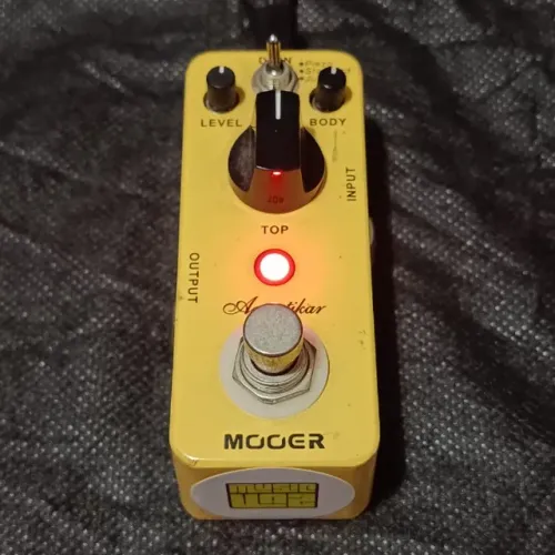 Pedal de Guitarra Mooer Acoustikar Emulador de Violão MAC1