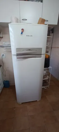Geladeira Frost Free Electrolux DF48