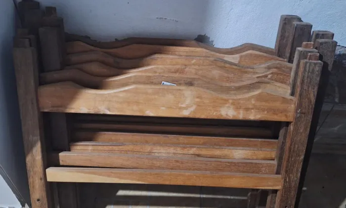 Camas de madeira maciça 