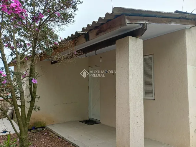 Casa com 3 dormitórios no bairro Guajuviras
