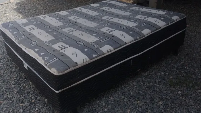 Cama box casal conjugada,Entrego